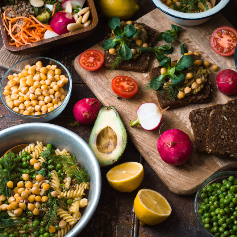 Vegetable salad with pickles , sandwich with avocado , pasta with peas and buckwheat with vegetables on the wooden table horizontal SSUCv3H4sIAAAAAAAEAJ1Ry27DIBC8V+o/WJxtyRTHifsrUQ/rhbirEFMBTlVZ/veCH9L22gtiZmeWnWV+fSkK0UMgFO/FnFHCZO0UoodIbkx0Xe680RSdJ7CZzNyyVkSIEKdgAmsBFh4/CUsmQ4hmSP4/wuPt64aLo7AWkyOVhCgZF6Z+5Q5qKf/t3C4fRzwYzIh56HlhU3tjDWzhrptU3L+j8Y81xS56kjaOYZg0OZby6RBsNijW+csT0jgwm4ufxjOM6RvcgxGji+skezCh00ozlEqqtpN1fVbyrT3L7iSOr3F4J81nJZ0dqoHuJlVdoURVNX06QF366tKcbrJG2SL0aVPLLx41ZU4iAgAA